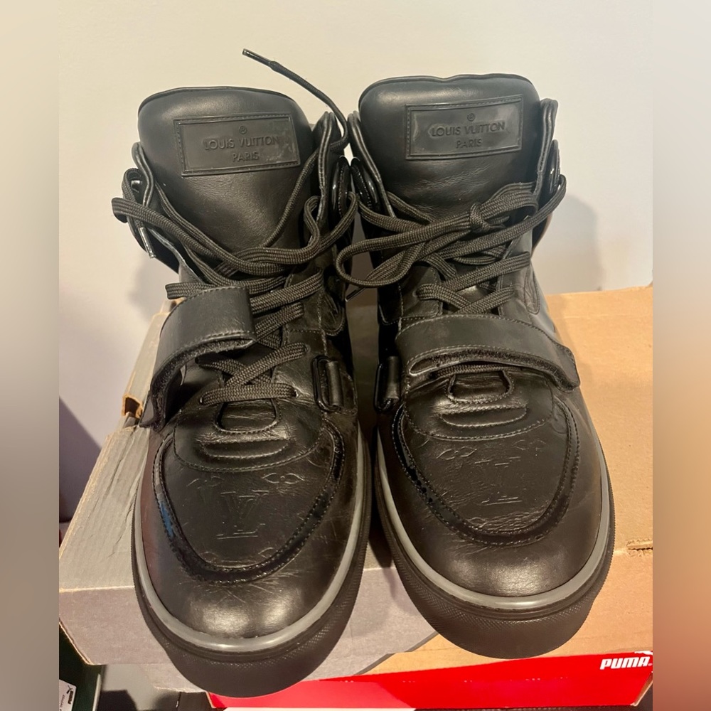 Louie Vuitton Mens Sneaker Shoe Black Leather 11.5 Or 12 Slightly Used